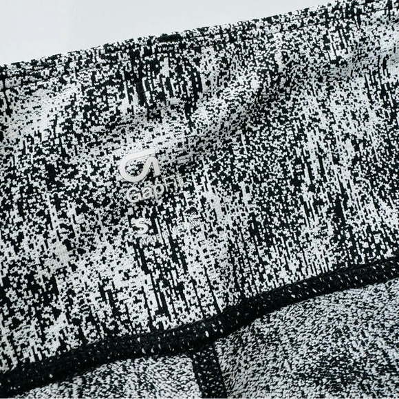 GapFit Shine Jacquard Leggings Size Small - Picture 7 of 10